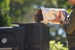 Masterbuilt Gravity Series™ 560 Digitale Houtskool Grill En Roker -Grill Koning image 232